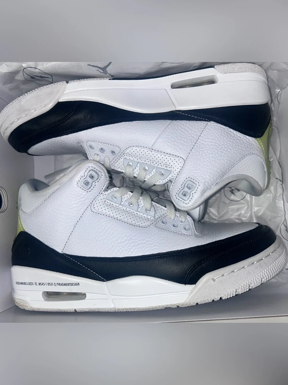 Retro Jordan 3s fragments
